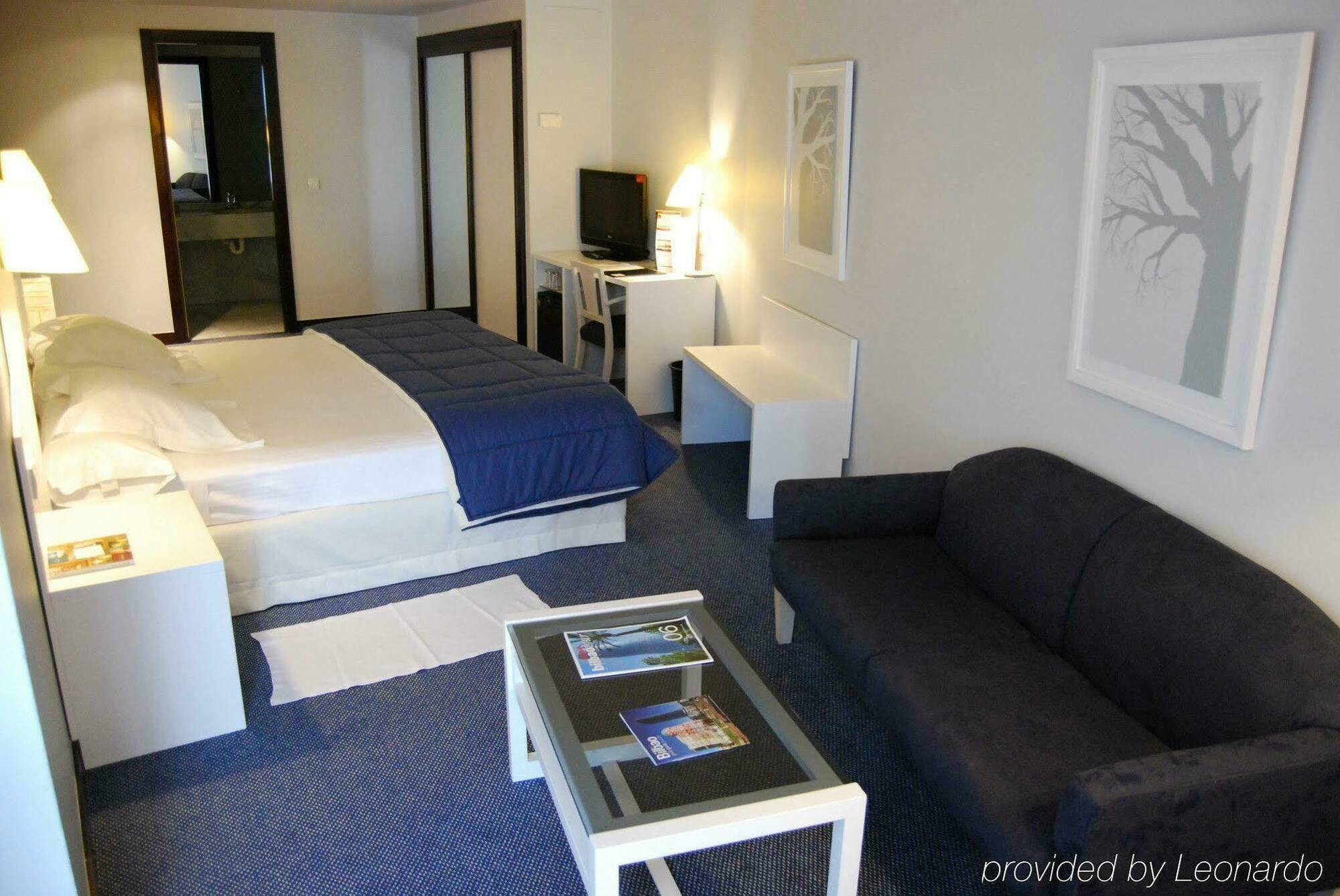 Mercure Jardines De Albia Hotel 4*